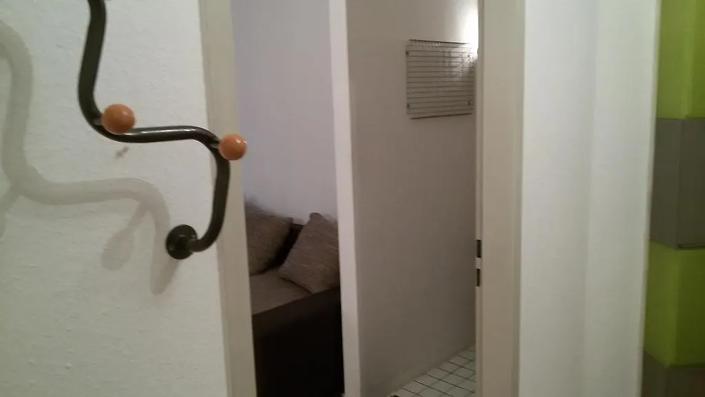 Easy-Bedsit Apartment 1 Düsseldorf