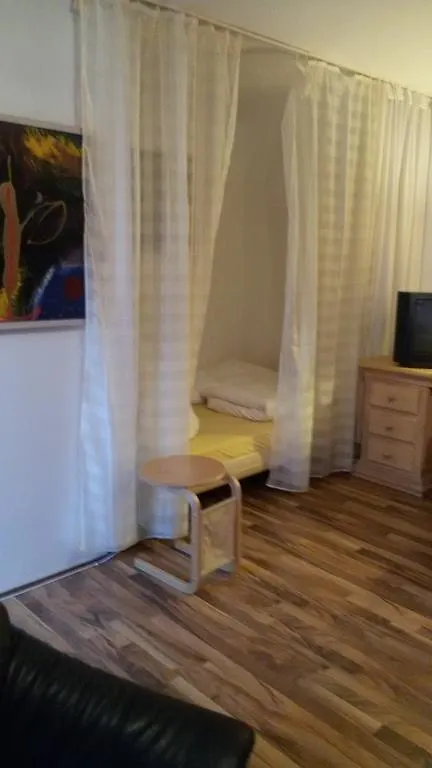 Easy-Bedsit Apartment 1 Düsseldorf 0*,