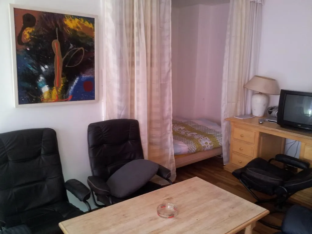 Easy-Bedsit Apartment 1 Düsseldorf
