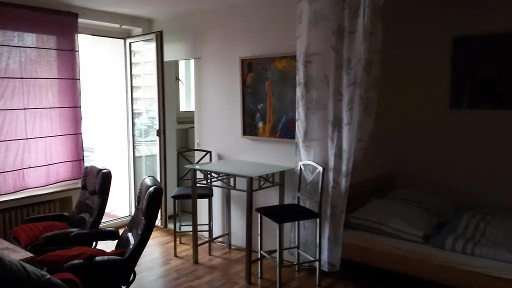 Easy-Bedsit Apartment 1 Düsseldorf 0*,  Almanya