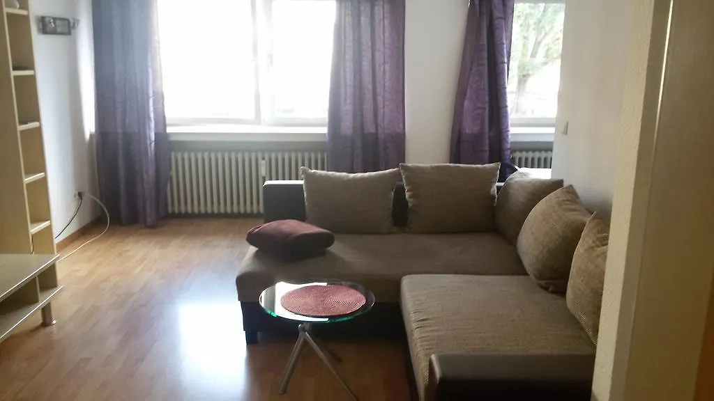 Easy-Bedsit Apartment 1 Düsseldorf 0*,