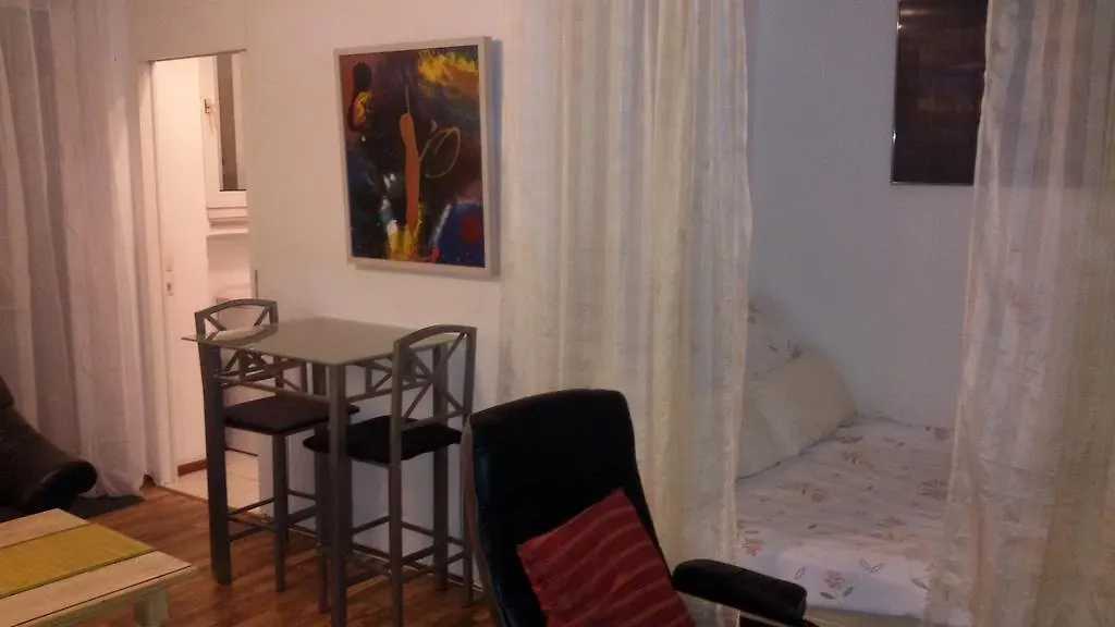 Easy-Bedsit Apartment 1 Düsseldorf